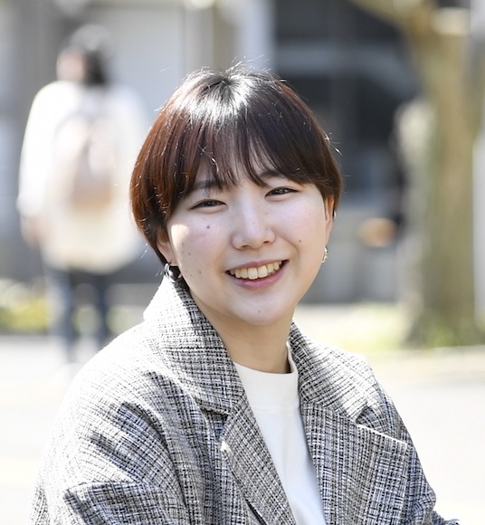 石戸谷 由梨の画像